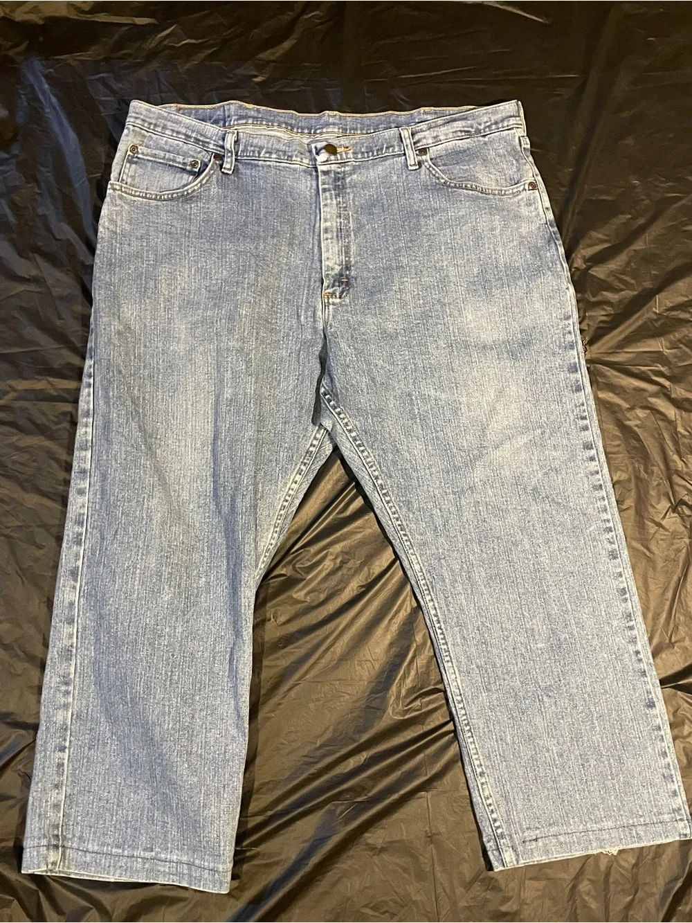 Wrangler Mens Relaxed Fit Light Wash Denim Jeans 40x29